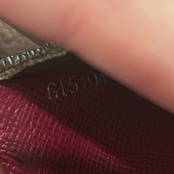 Authentic Louis Vuitton Sarah Wallet - Monogram & Fuchsia - Picture 14 of 16